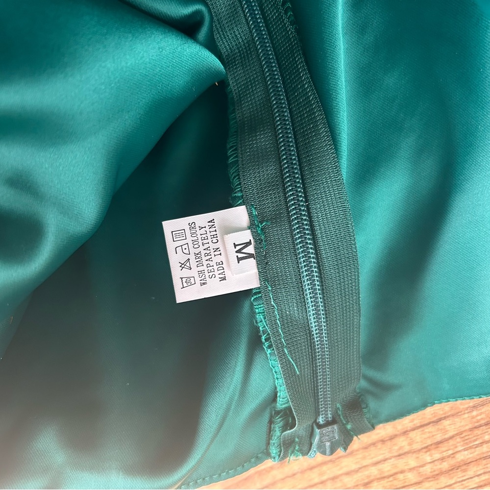 Green silk-like asymmetrical dress - Picture 3 of 4